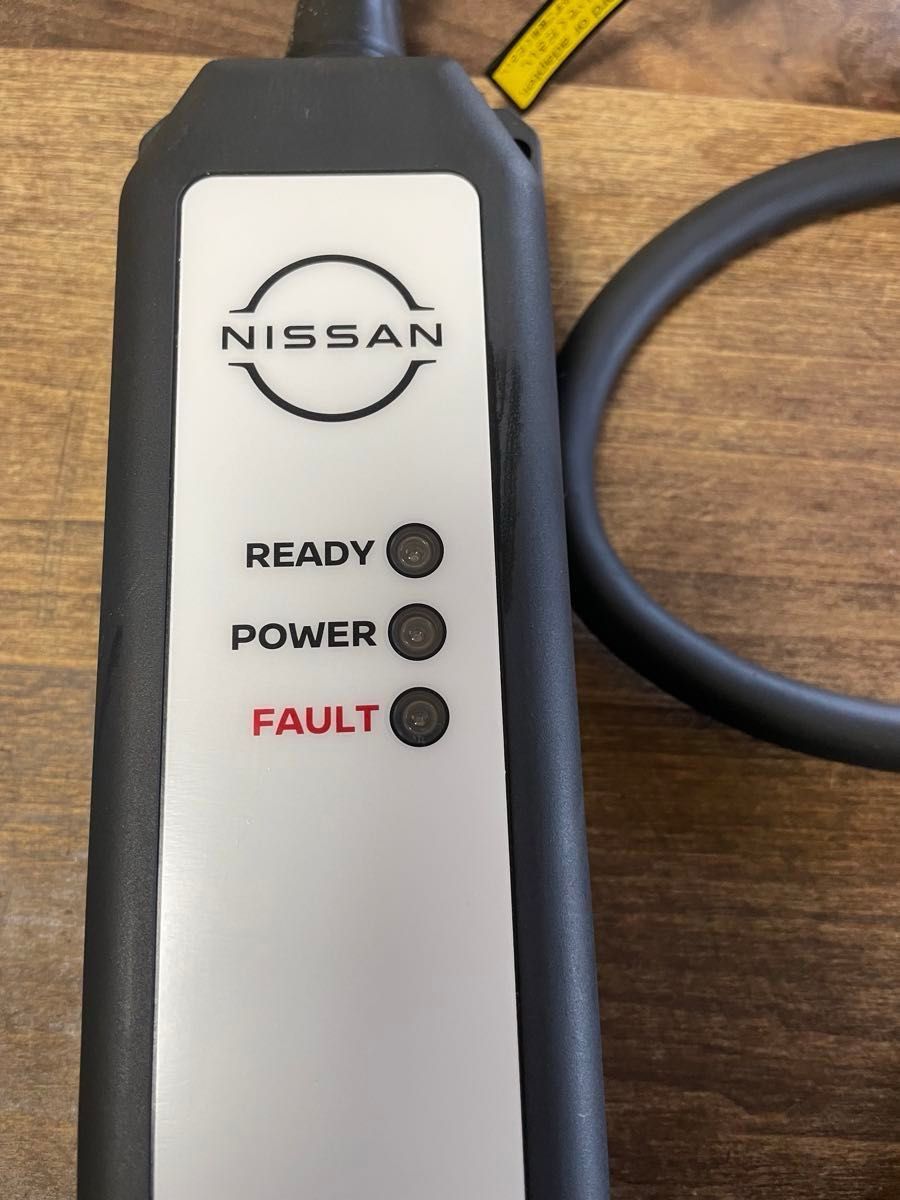 日産サクラ(電気自動車)純正200V充電ケーブル3mです|Yahoo 日産サクラ(電気自動車)純正200V充電ケーブル3mです|Yahoo