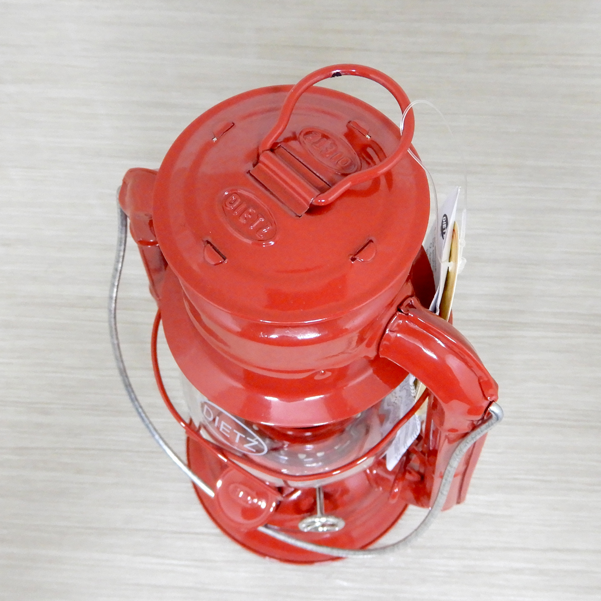 替芯2本付【送料無料】新品 Dietz #50 Comet Oil Lantern - Red 【廃盤】 ◇デイツ コメット レッド ハリケーンランタン 赤 新品未使用