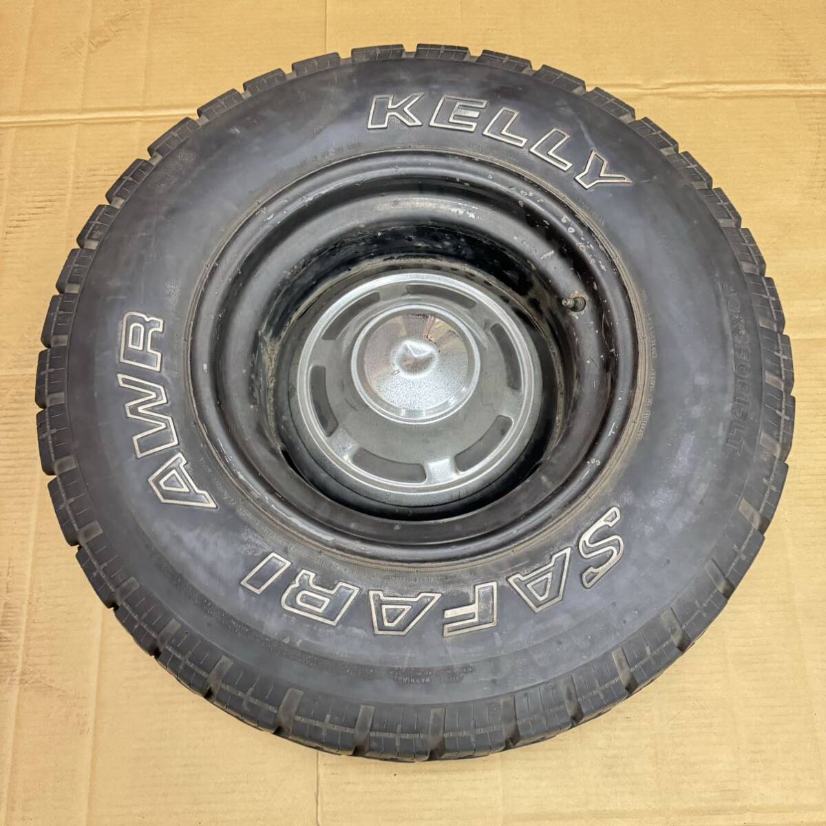 中古 TOYOTA トヨタ ランドクルーザー用 KELLY製 SAFARI AWR(ホイール付タイヤ) 30 x 9.5R 15(2インチワイド) 1本 SHSH0324-MAKI_画像1