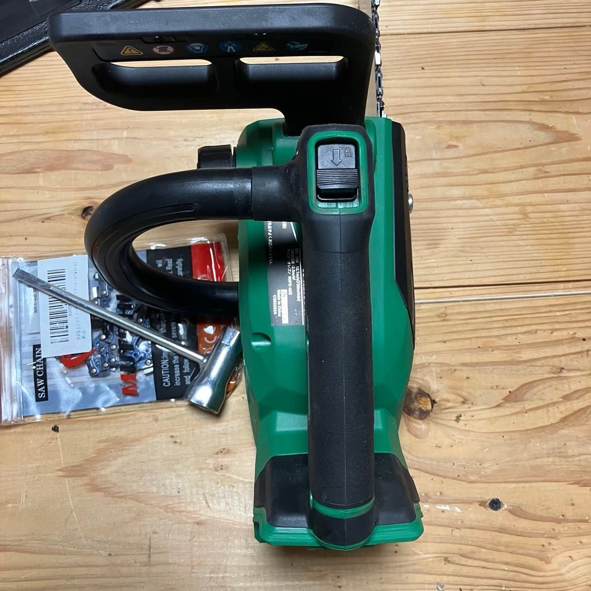 ハイコーキ(HiKOKI) CS1825DC 18V コードレスチェーンソー 本体 ハイコーキ(HiKOKI) CS1825DC 18V コードレスチェーンソー 本体