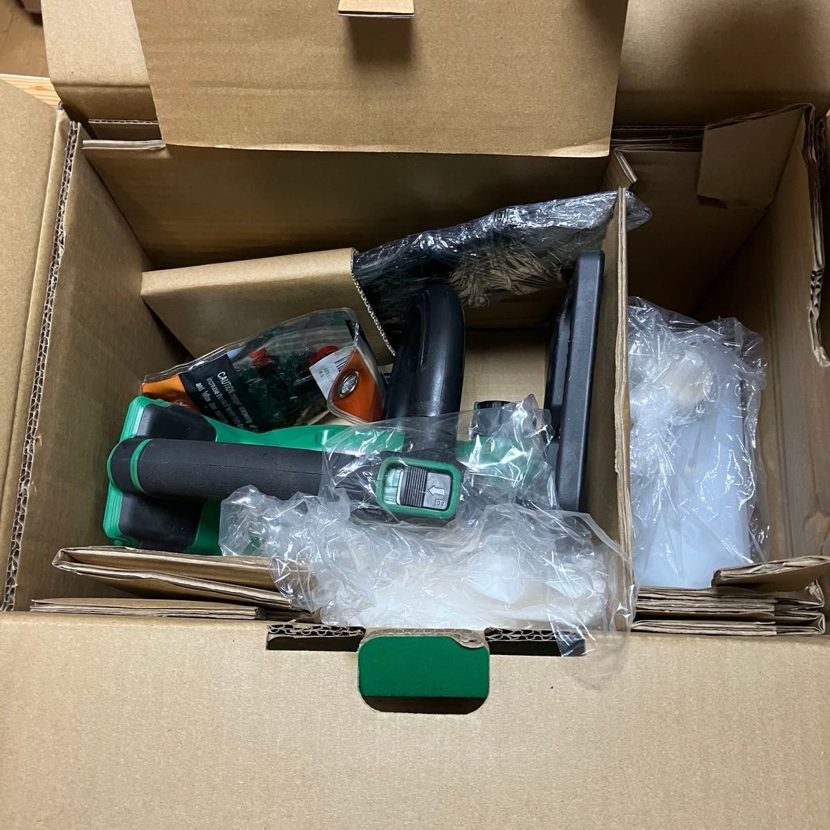 ハイコーキ(HiKOKI) CS1825DC 18V コードレスチェーンソー 本体 ハイコーキ(HiKOKI) CS1825DC 18V コードレスチェーンソー 本体