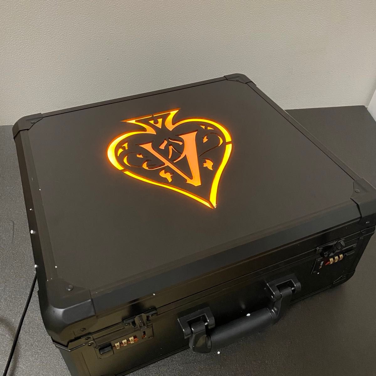 アルマンド アタッシュケース 信号機 レッド グリーン ゴールド アルマンド アタッシュケース 信号機 レッド グリーン ゴールド