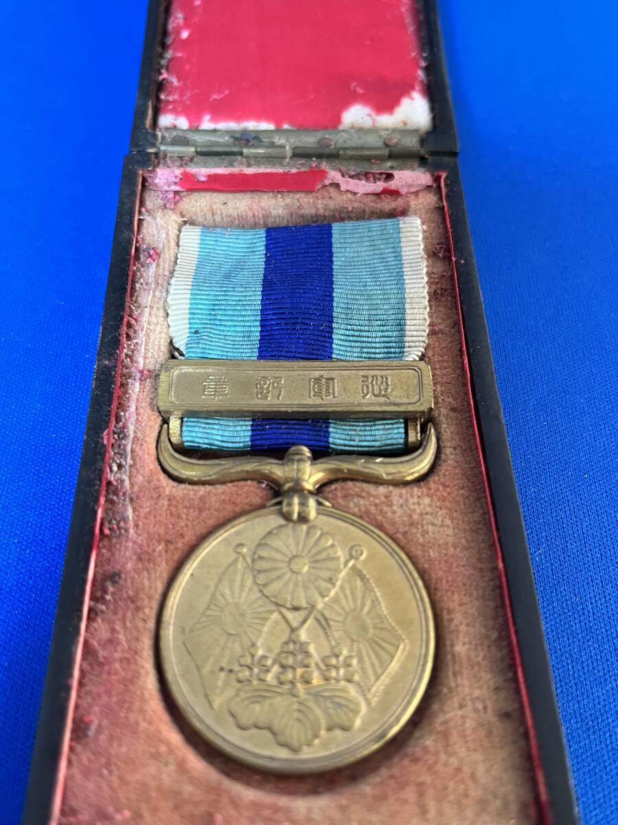 明治三十七八年従軍記章 海軍 箱付き 微章 勲章 大日本帝国 詳細 明治三十七八年従軍記章 海軍 箱付き 微章 勲章 大日本帝国 詳細
