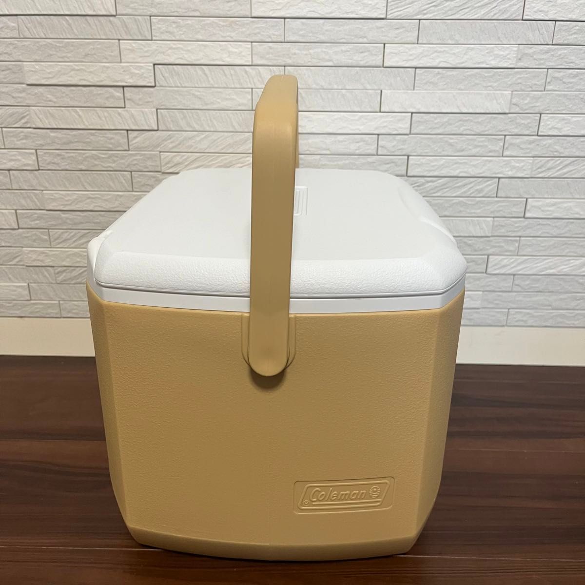 新品】コールマン クーラーボックス 16qt タンカラー ベージュ 新品】コールマン クーラーボックス 16qt タンカラー ベージュ
