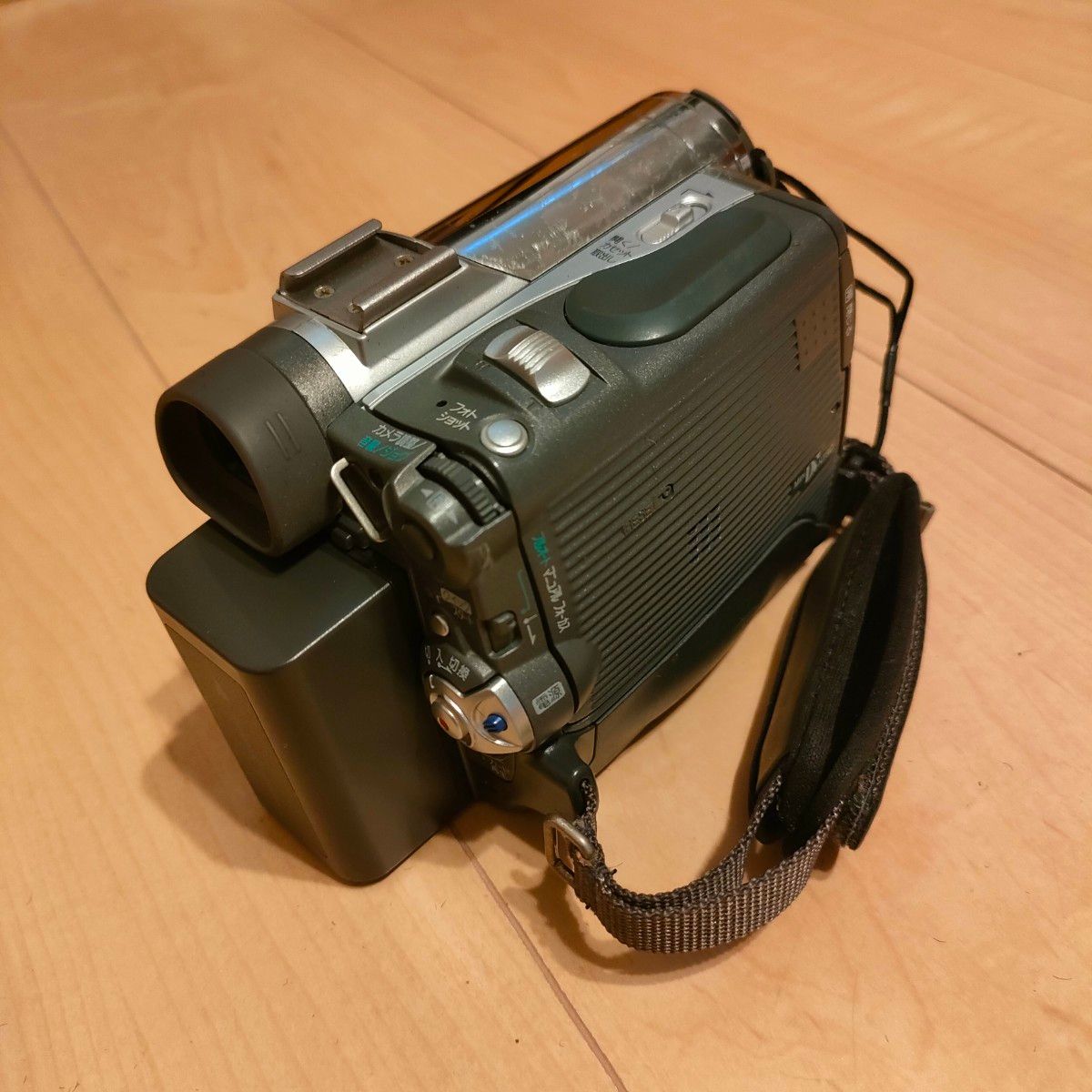 ジャンク品 カセット装填不可】Panasonic ビデオカメラ NV-GS5 ジャンク品 カセット装填不可】Panasonic ビデオカメラ NV-GS5