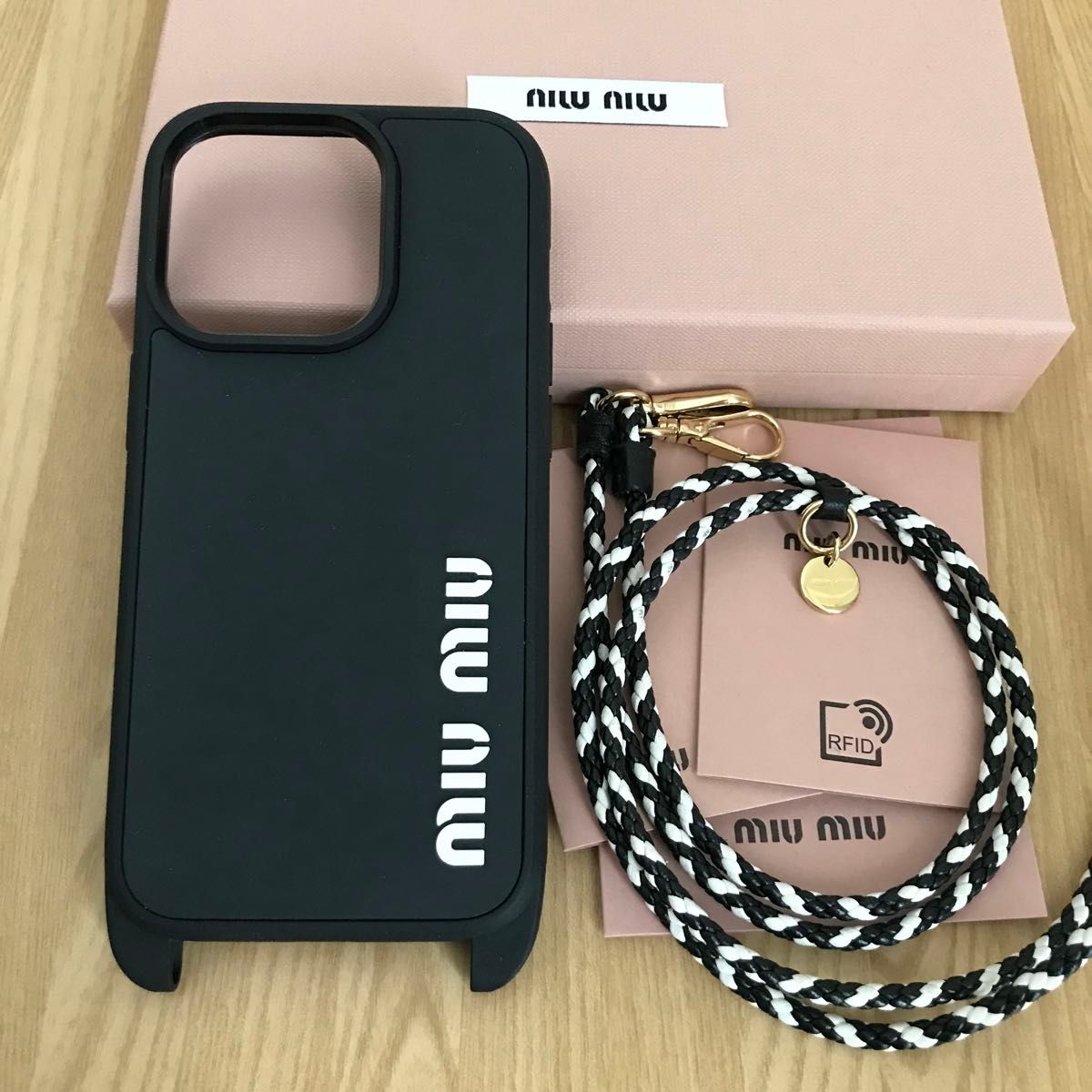 極美品 ミュウミュウ miumiu iPhone14Pro ケース スマホケース 極美品 ミュウミュウ miumiu iPhone14Pro ケース スマホケース