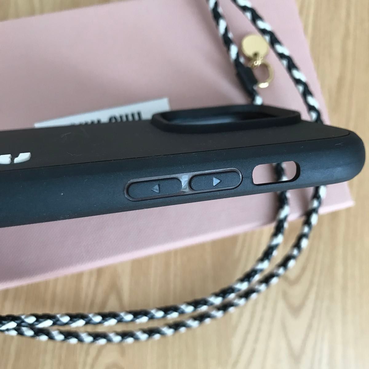 極美品 ミュウミュウ miumiu iPhone14Pro ケース スマホケース 極美品 ミュウミュウ miumiu iPhone14Pro ケース スマホケース