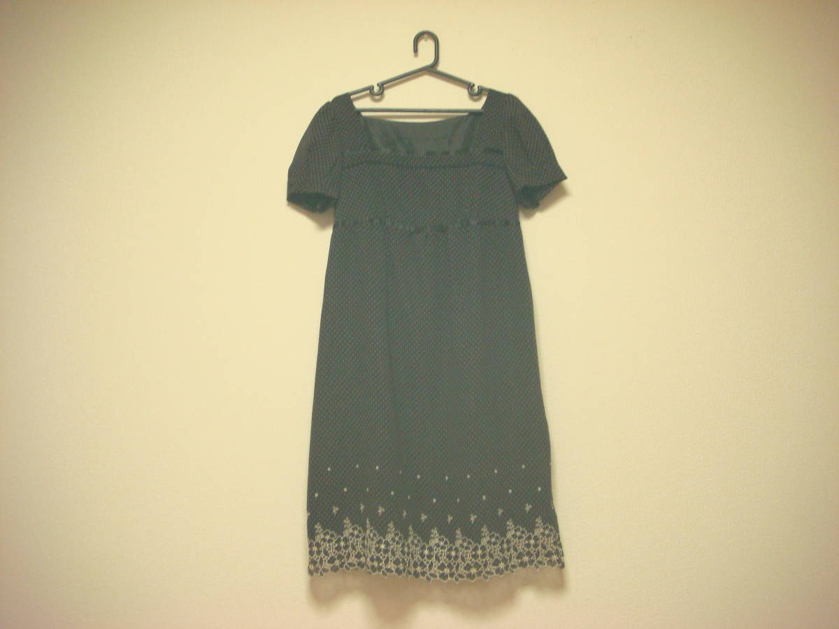  Olive des Olive dot embroidery entering . ribbon attaching One-piece black two next . dress also 