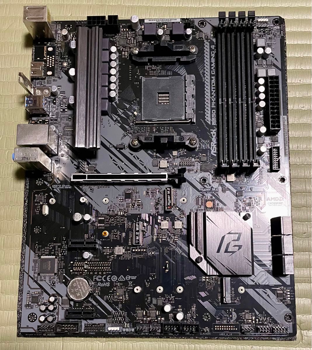 ASRock B550 Phantom Gaming 4 マザーボード AM4ソケット PCIE4.0対応 本体のみ 訳あり品 ASRock B550 Phantom Gaming 4 マザーボード AM4ソケット PCIE4.0対応 本体のみ 訳あり品