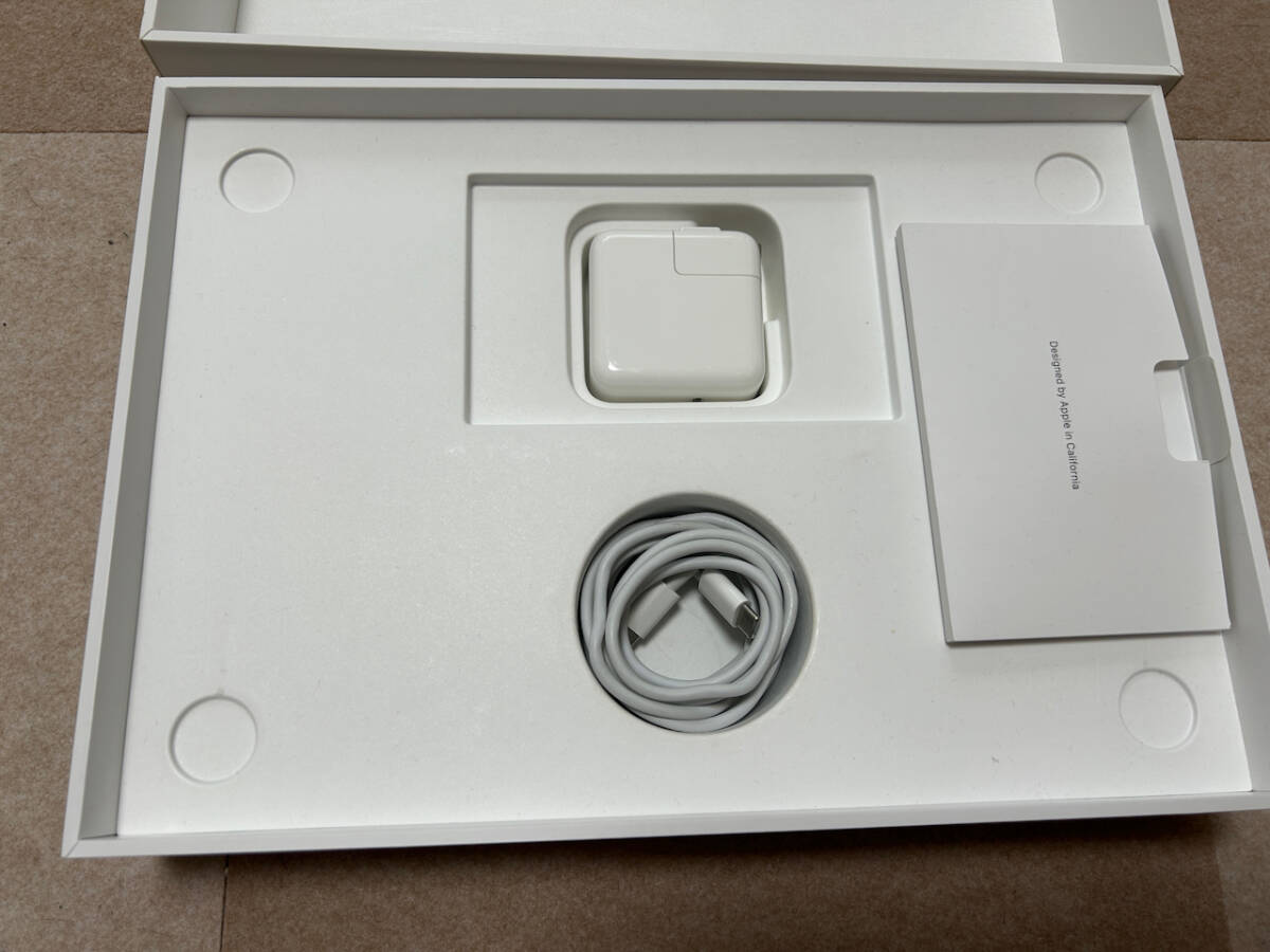 美品】13インチ M1 Macbook Air 16GB 2TB シルバー (コスパ最強 美品】13インチ M1 Macbook Air 16GB 2TB シルバー (コスパ最強