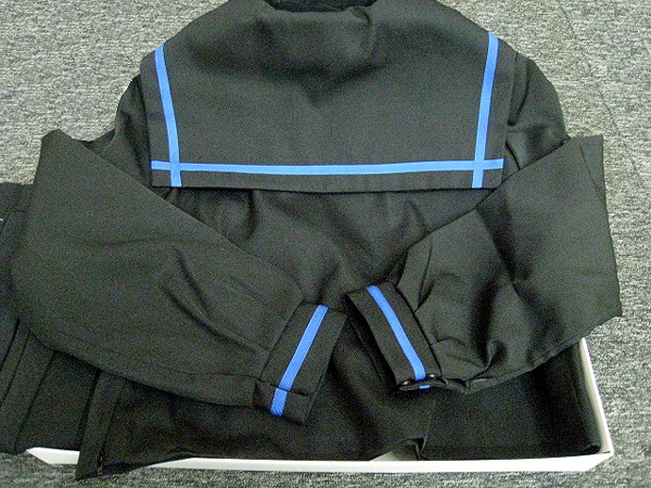 ☆女子中学生制服☆青森県弘前市立第五中学校制服☆珍しい青線 ☆女子中学生制服☆青森県弘前市立第五中学校制服☆珍しい青線