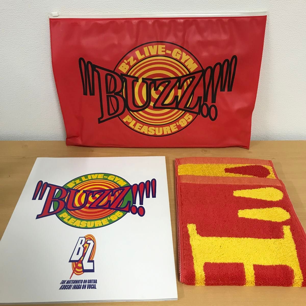 B'z LIVE-GYM PLEASURE'95 ”BUZZ” 観戦キットと1995年カレンダー B'z LIVE-GYM PLEASURE'95 ”BUZZ” 観戦キットと1995年カレンダー