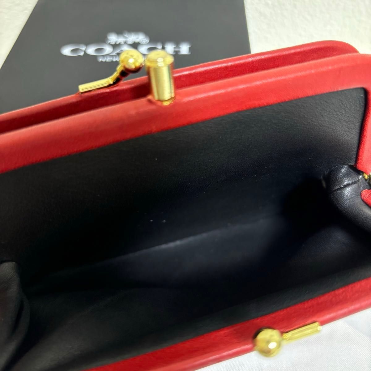 美品・used】coach コーチ ダブルがま口 小銭入れ 赤 レッド 美品・used】coach コーチ ダブルがま口 小銭入れ 赤 レッド