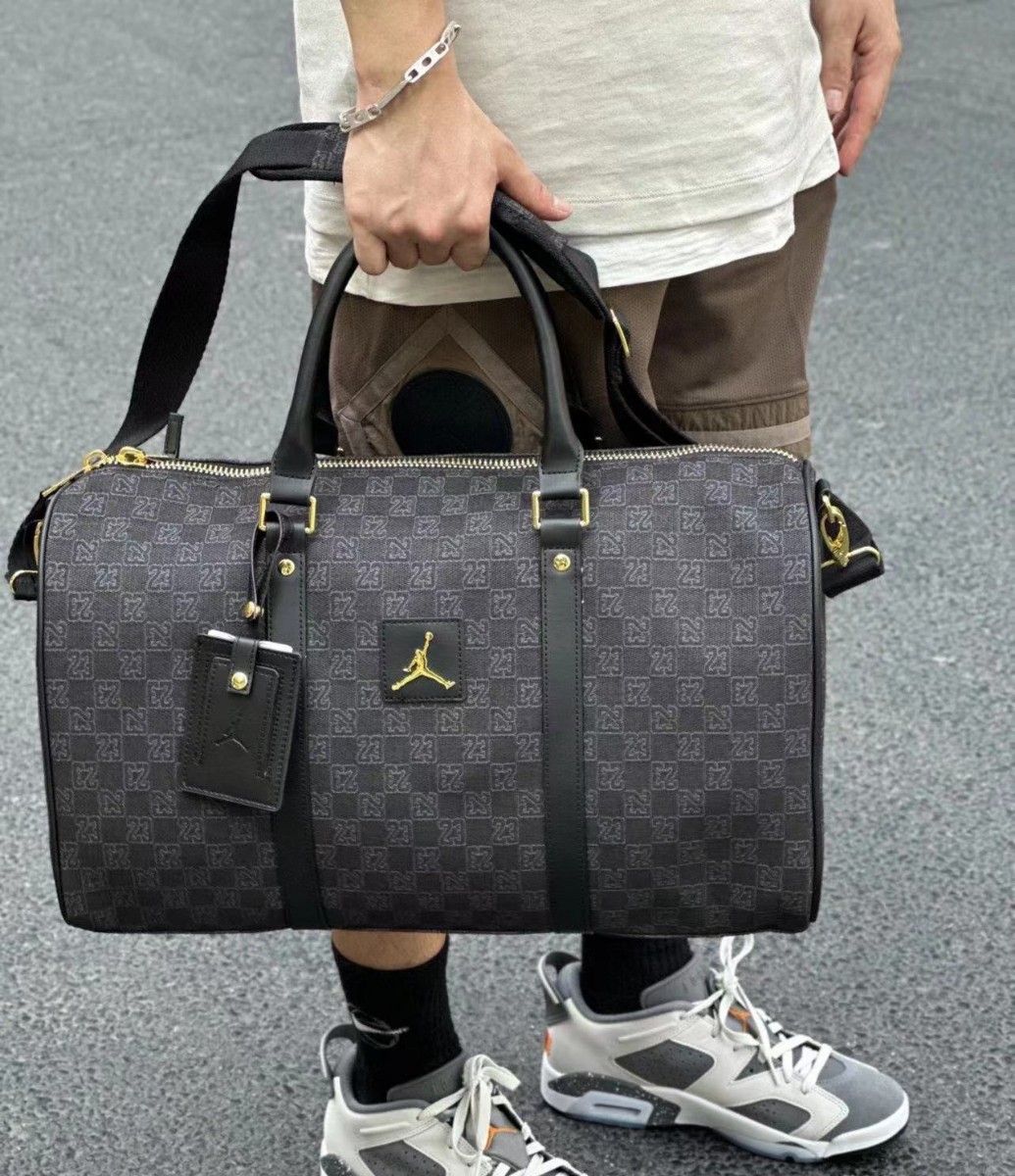 NIKE Jordan Monogram Duffle Bag 2WAY ジョーダン モノグラム NIKE Jordan Monogram Duffle Bag 2WAY ジョーダン モノグラム