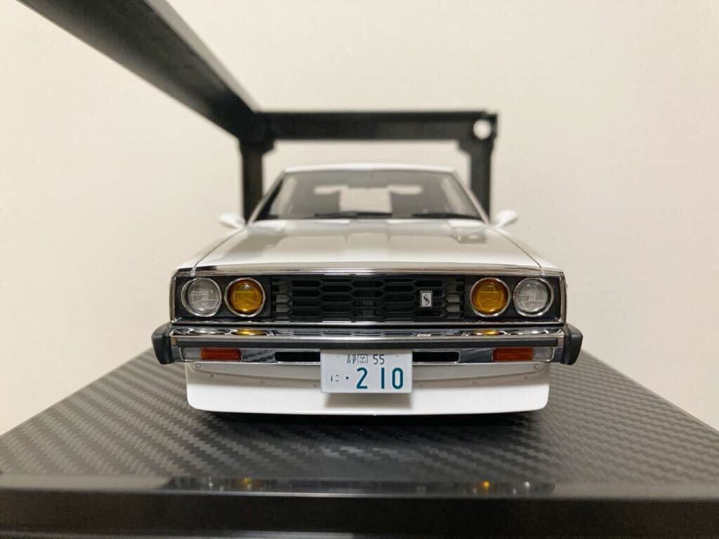 イグニッションモデル IGNITION MODEL 1/18 Nissan Skyline 2000 イグニッションモデル IGNITION MODEL 1/18 Nissan Skyline 2000