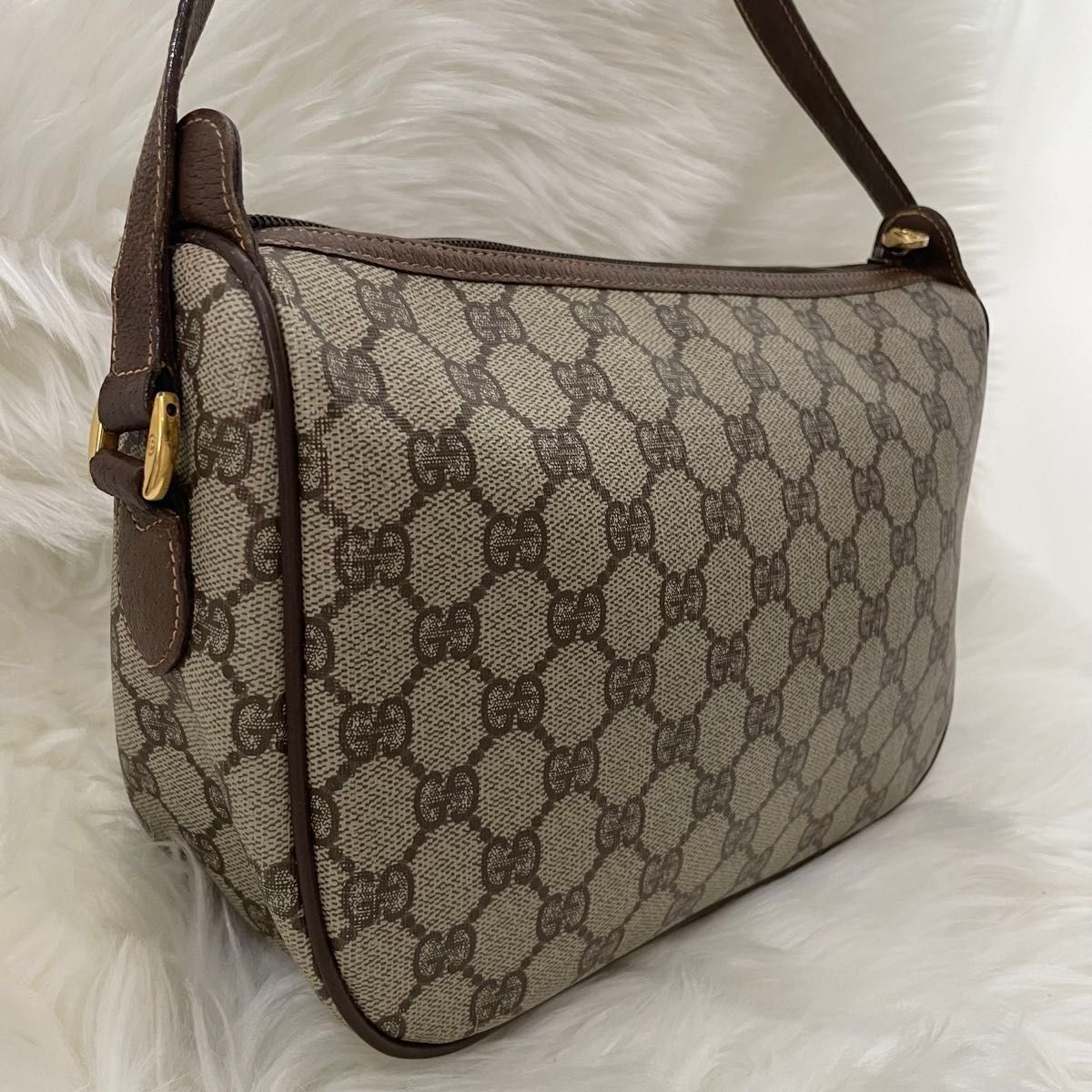 オールド グッチ ショルダー バッグ シェリーライン GG ロゴ 斜 オールド グッチ ショルダー バッグ シェリーライン GG ロゴ 斜
