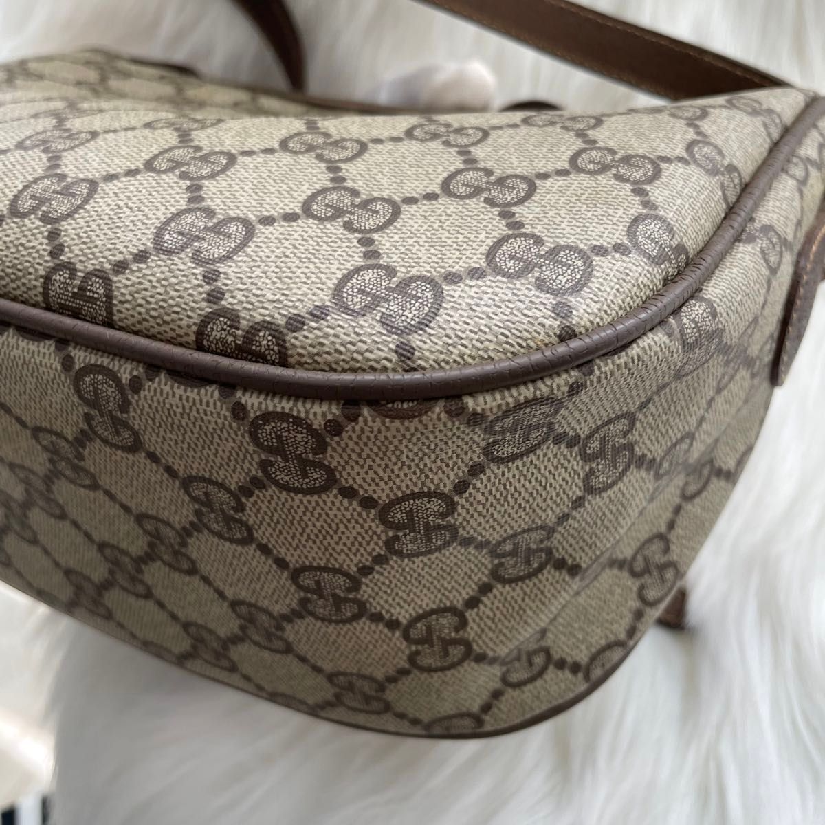 オールド グッチ ショルダー バッグ シェリーライン GG ロゴ 斜 オールド グッチ ショルダー バッグ シェリーライン GG ロゴ 斜