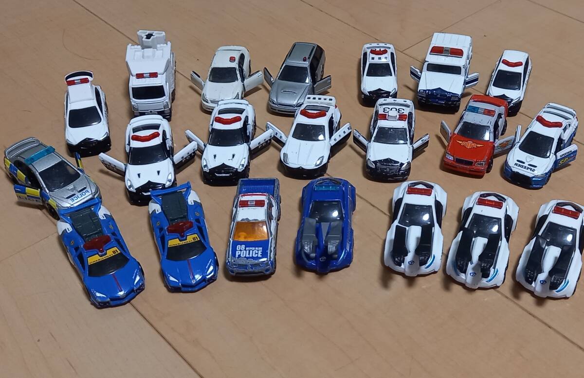 トミカ TOMICA 警察車両 パトカー GTR35 Z クラウン 覆面 トミカ TOMICA 警察車両 パトカー GTR35 Z クラウン 覆面
