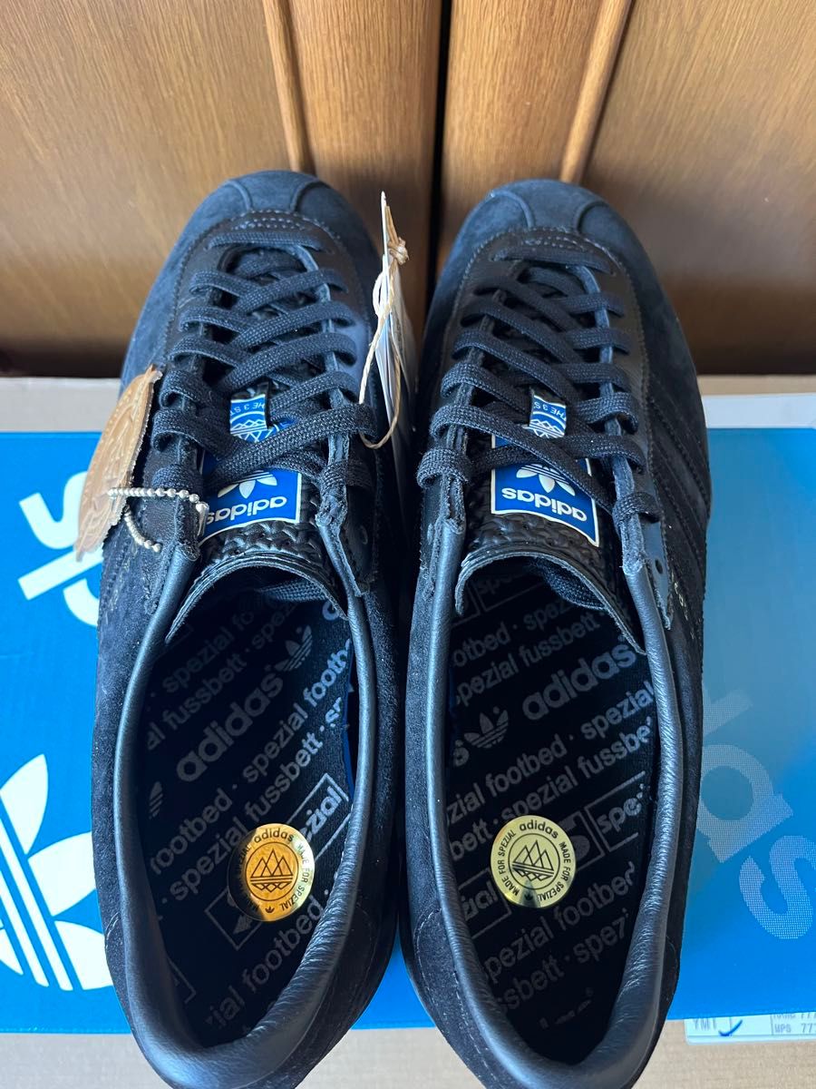 adidas Gazelle SPZL アディダス ガゼル スペツィアル トリプル adidas Gazelle SPZL アディダス ガゼル スペツィアル トリプル