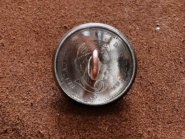 カナダ 5セント コインコンチョ 20mm ヘアゴムブレスレット（ビーバー）：ループ 古銭 小銭 硬貨 バングル アンクレット メンズ レディース_画像3
