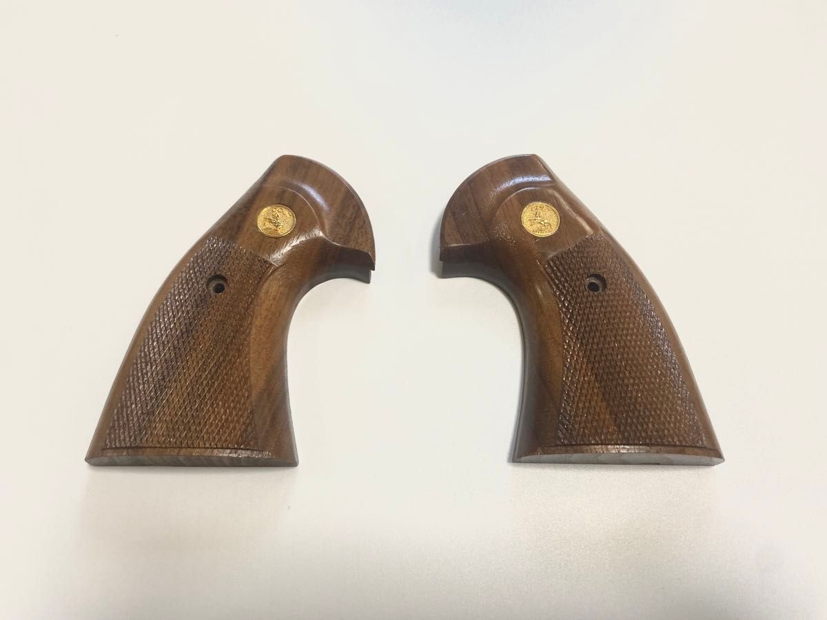美品】東京マルイ ガスリボルバー コルトパイソン 木製 グリップ 美品】東京マルイ ガスリボルバー コルトパイソン 木製 グリップ