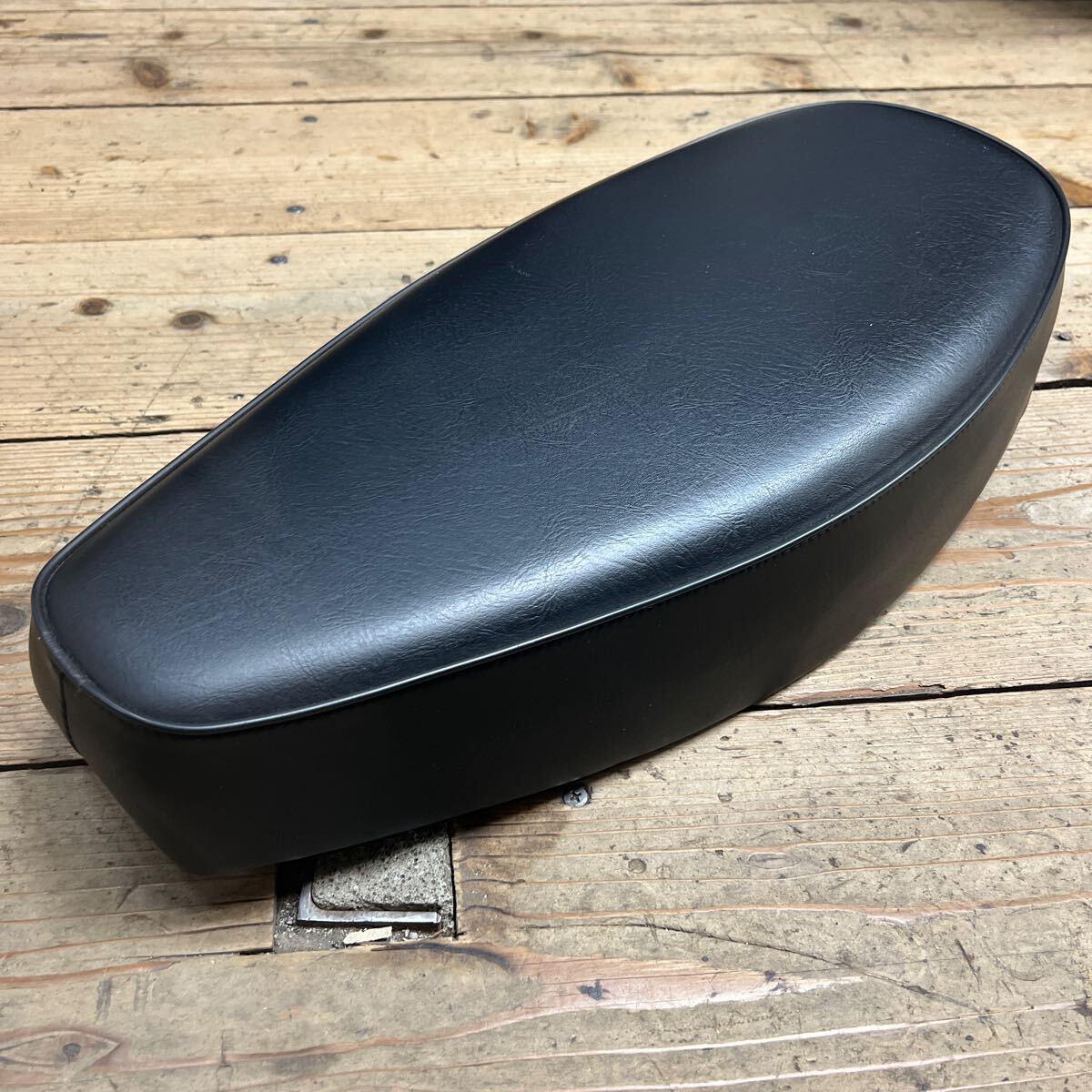 ☆美品 53シート 黒/黒パイピング 53BK カスタムシート ホンダ HONDA(東京堂 スーパーカブ リトルカブ 鉄カブ カブ90 プレスカブ C50)