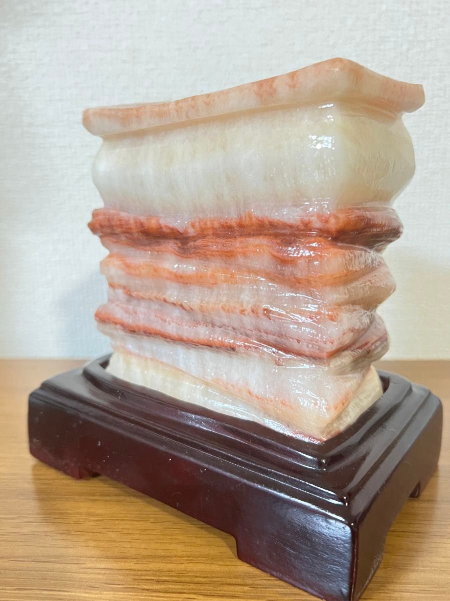 新品 バラ肉石 奇石 天然観賞石 原石 豚肉石 台座込み 希少 送料 新品 バラ肉石 奇石 天然観賞石 原石 豚肉石 台座込み 希少 送料