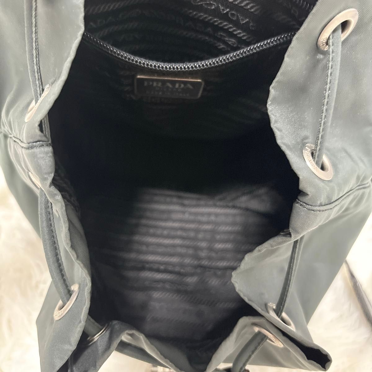 プラダ リュック PRADA 美品 三角プレート ナイロン 黒 レザー A4収納 プラダ リュック PRADA 美品 三角プレート ナイロン 黒 レザー A4収納