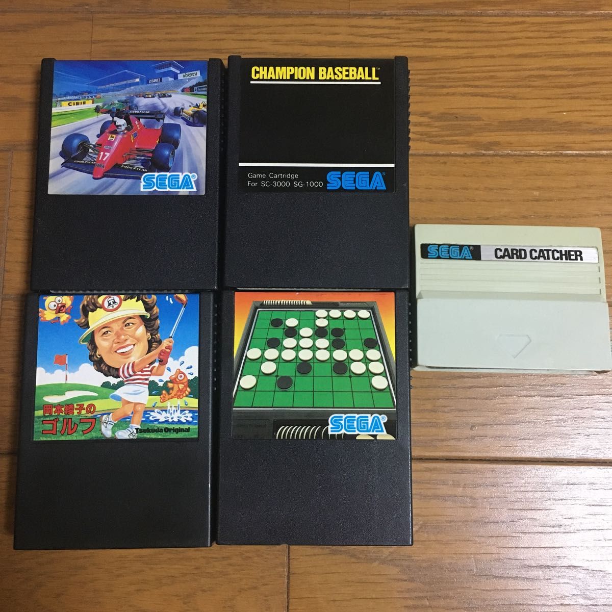 動作確認済み】 SEGA セガ SG-1000 本体 オマケソフト4本 + 2P 動作確認済み】 SEGA セガ SG-1000 本体 オマケソフト4本 + 2P
