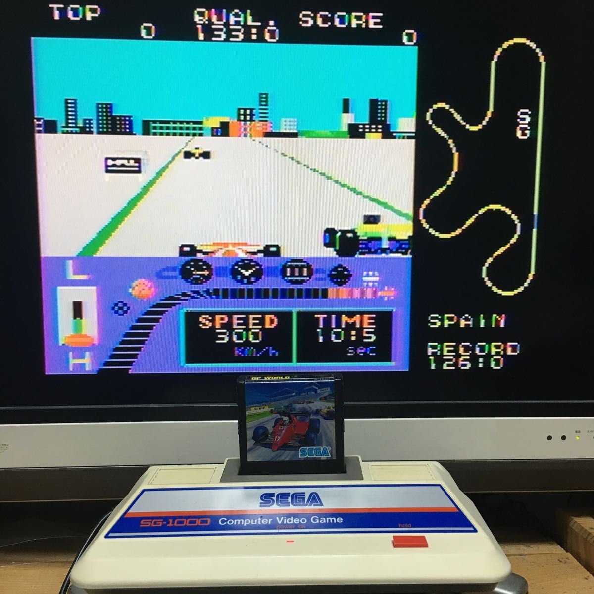 動作確認済み】 SEGA セガ SG-1000 本体 オマケソフト4本 + 2P 動作確認済み】 SEGA セガ SG-1000 本体 オマケソフト4本 + 2P