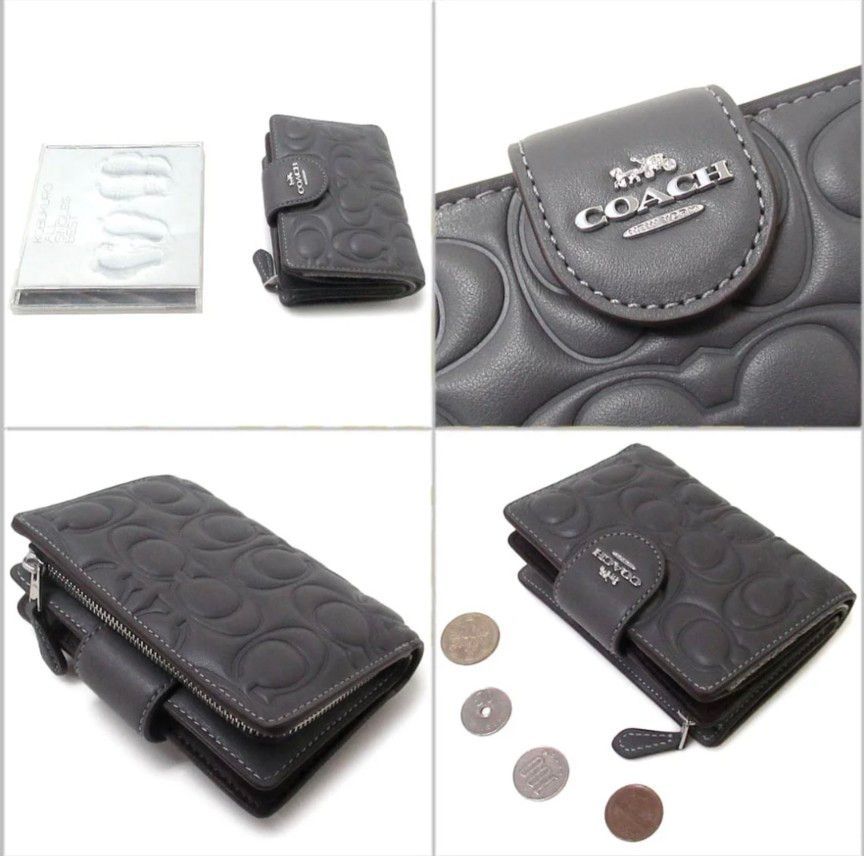 最新作 新品未使用COACHコーチ 2つ折り財布 ・シグネチャー 最新作 新品未使用COACHコーチ 2つ折り財布 ・シグネチャー
