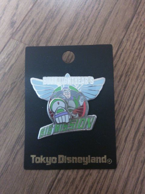 * Tokyo Disney Land *baz light year pin *
