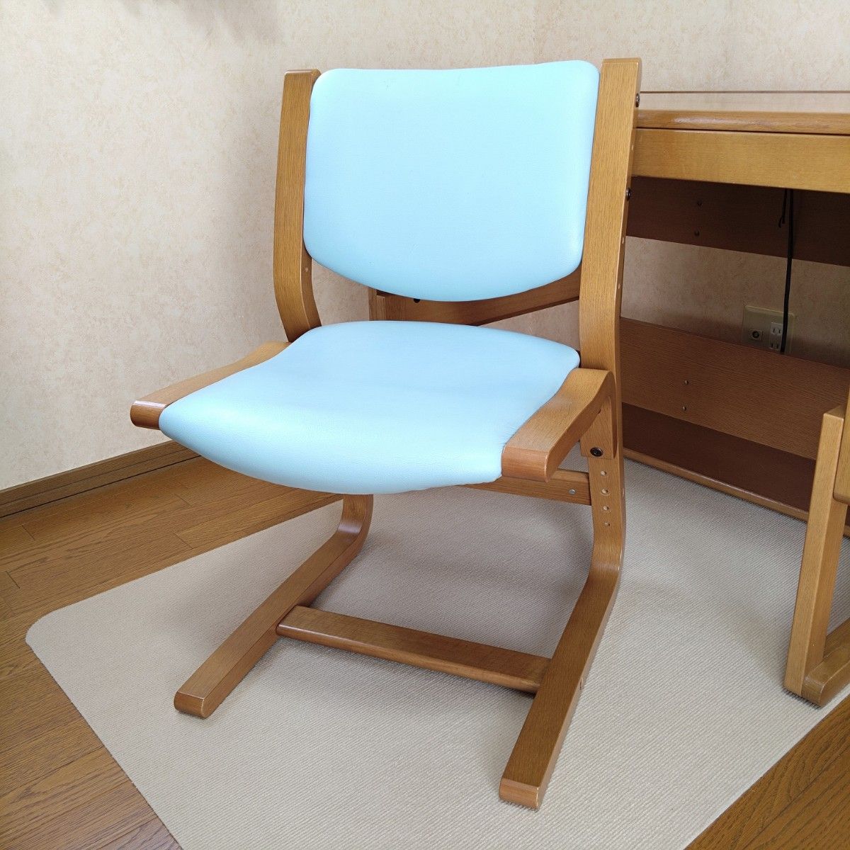 学習椅子 デスクチェア ベネッセ カリモク家具 机は別売り 学習椅子 デスクチェア ベネッセ カリモク家具 机は別売り
