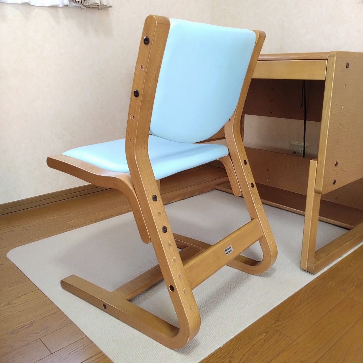 学習椅子 デスクチェア ベネッセ カリモク家具 机は別売り 学習椅子 デスクチェア ベネッセ カリモク家具 机は別売り
