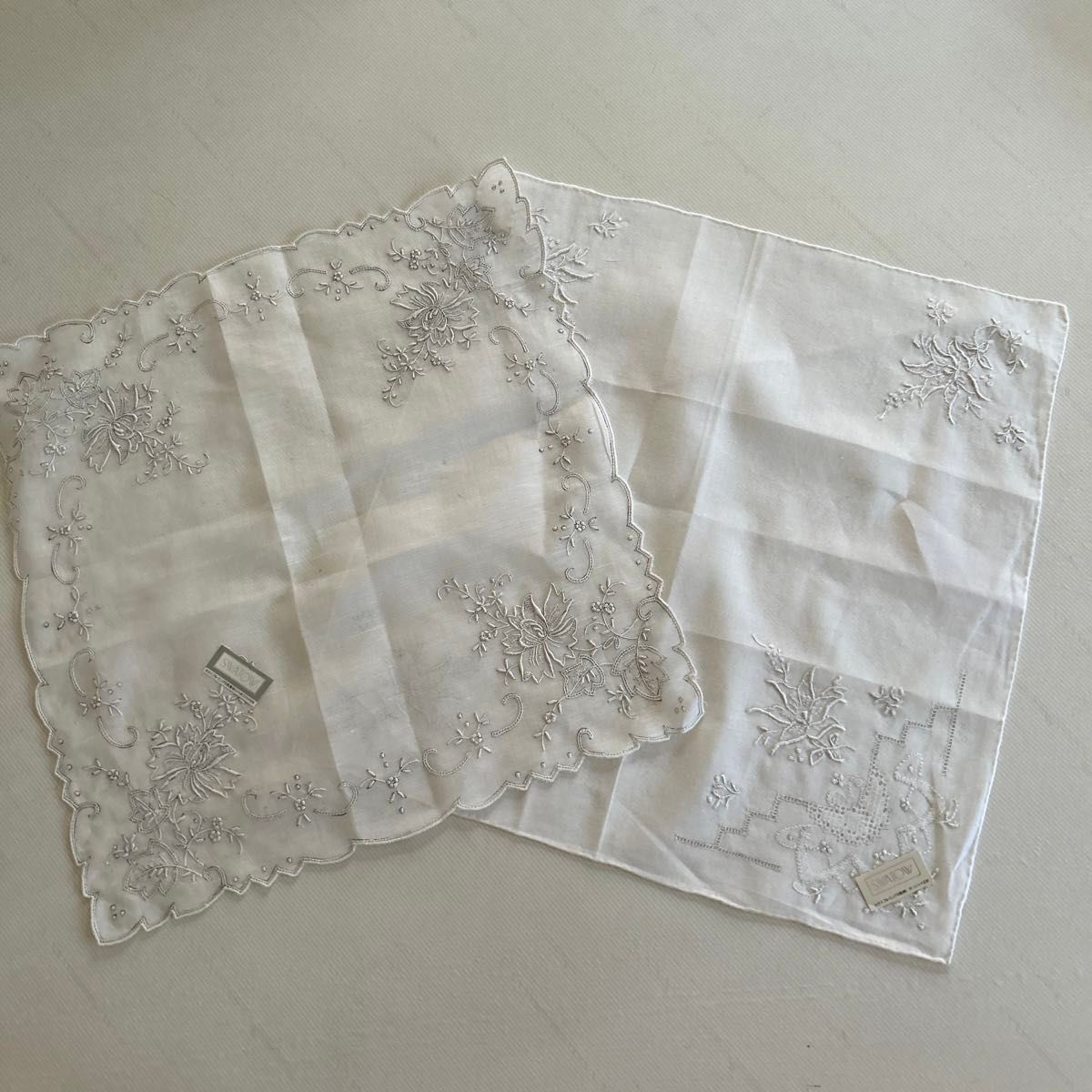 ★新品★スワトウ刺繍 汕頭刺繍 ハンカチ 2枚 ★新品★スワトウ刺繍 汕頭刺繍 ハンカチ 2枚
