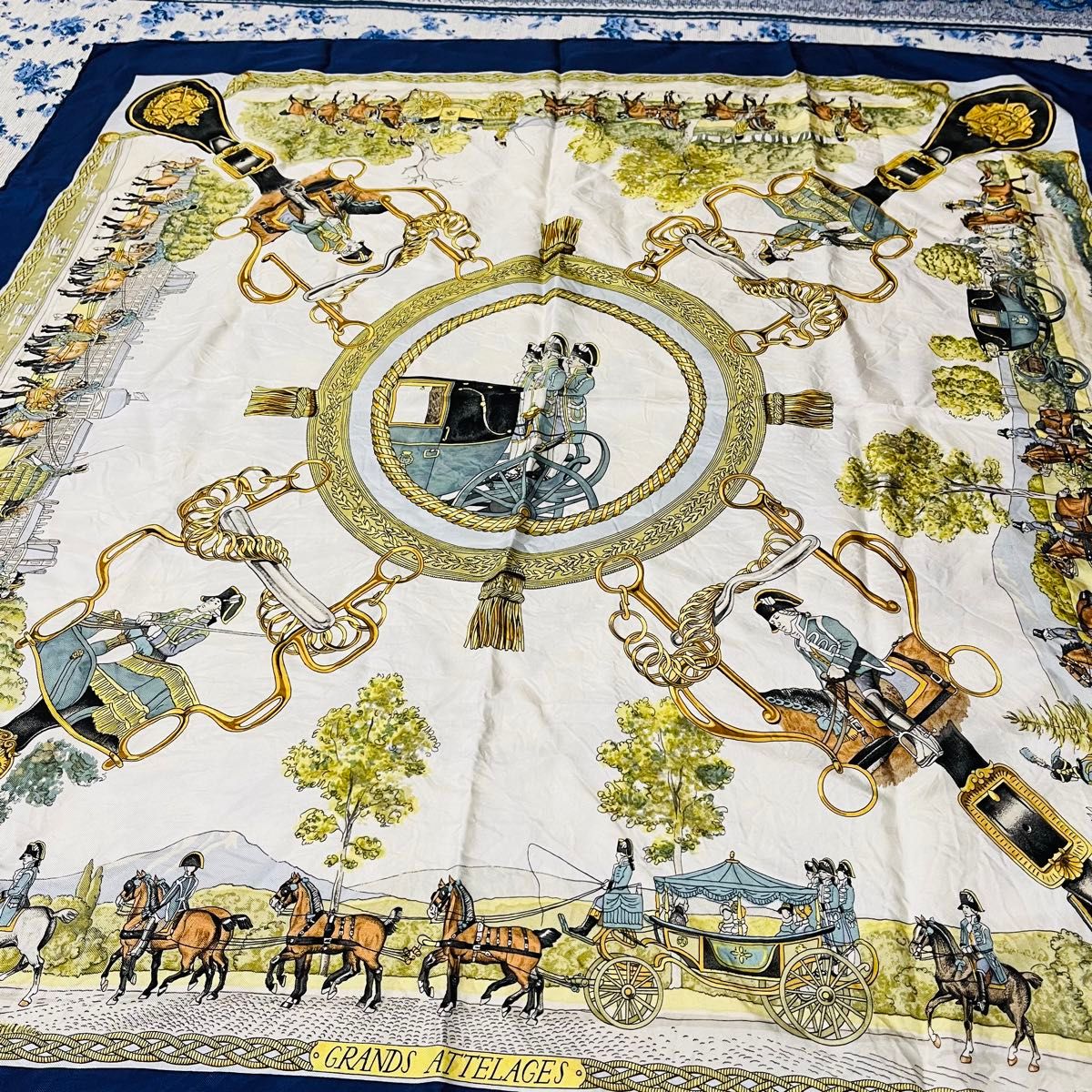 エルメス HERMES カレ90『GRANDS ATTELAGES』大判 シルク エルメス HERMES カレ90『GRANDS ATTELAGES』大判 シルク