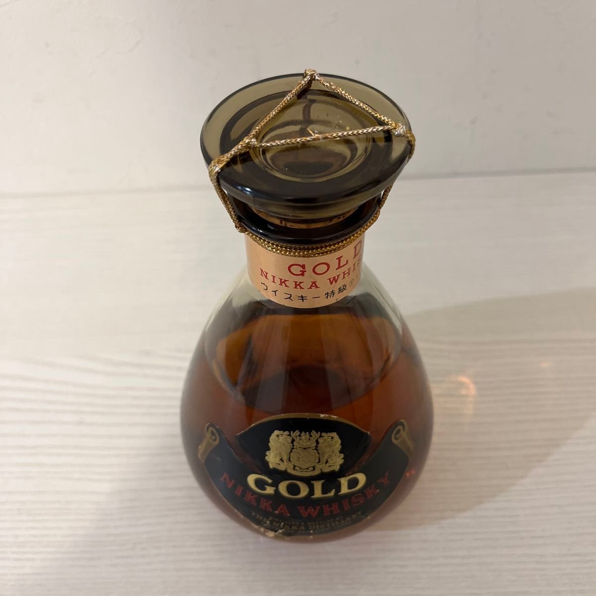 1950年代 ゴールドニッカ 箱付き 特級 カガミクリスタル製 古酒 1950年代 ゴールドニッカ 箱付き 特級 カガミクリスタル製 古酒