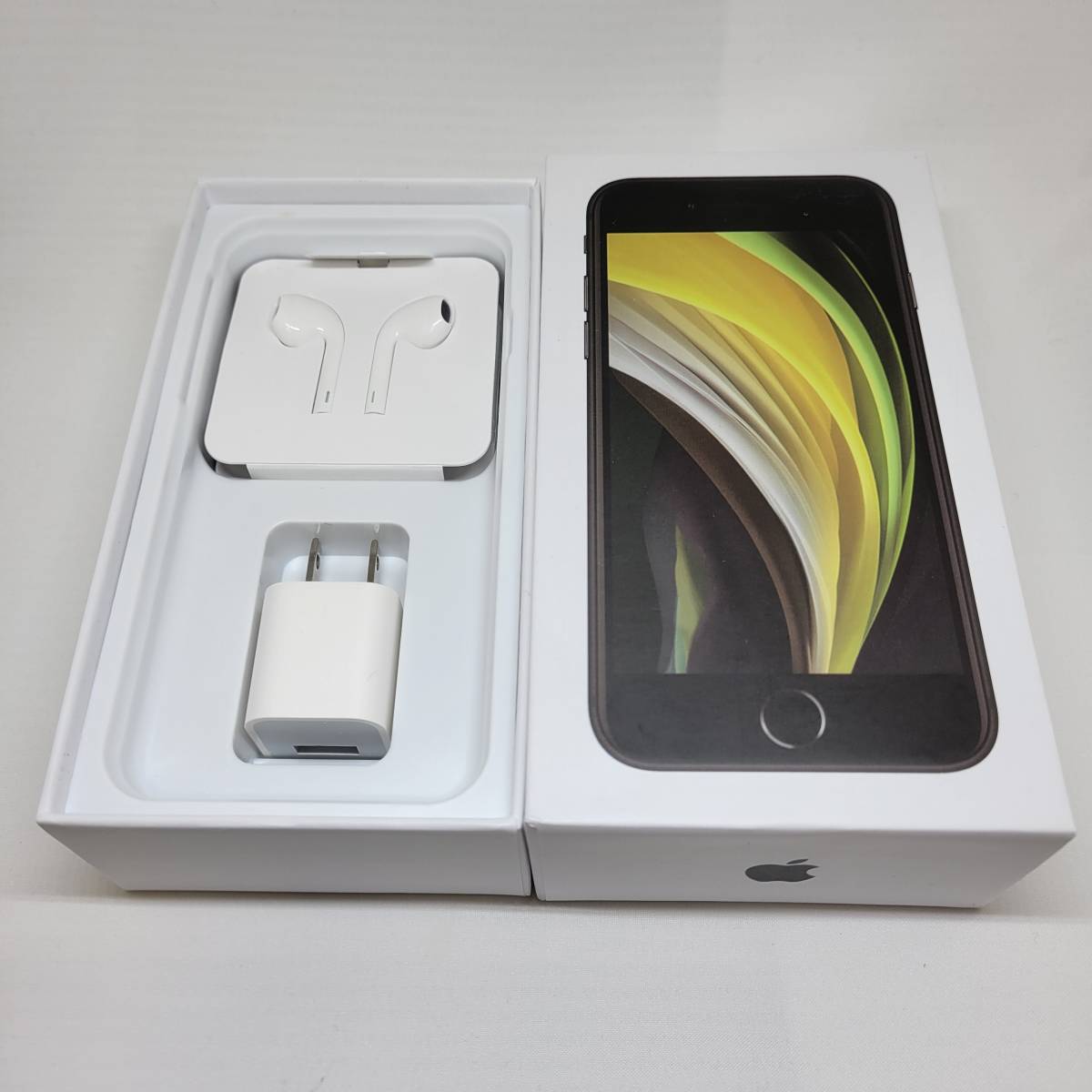新品同等 iPhone SE 第2世代 64GB ブラック A2275 北米版 SIM 新品同等 iPhone SE 第2世代 64GB ブラック A2275 北米版 SIM