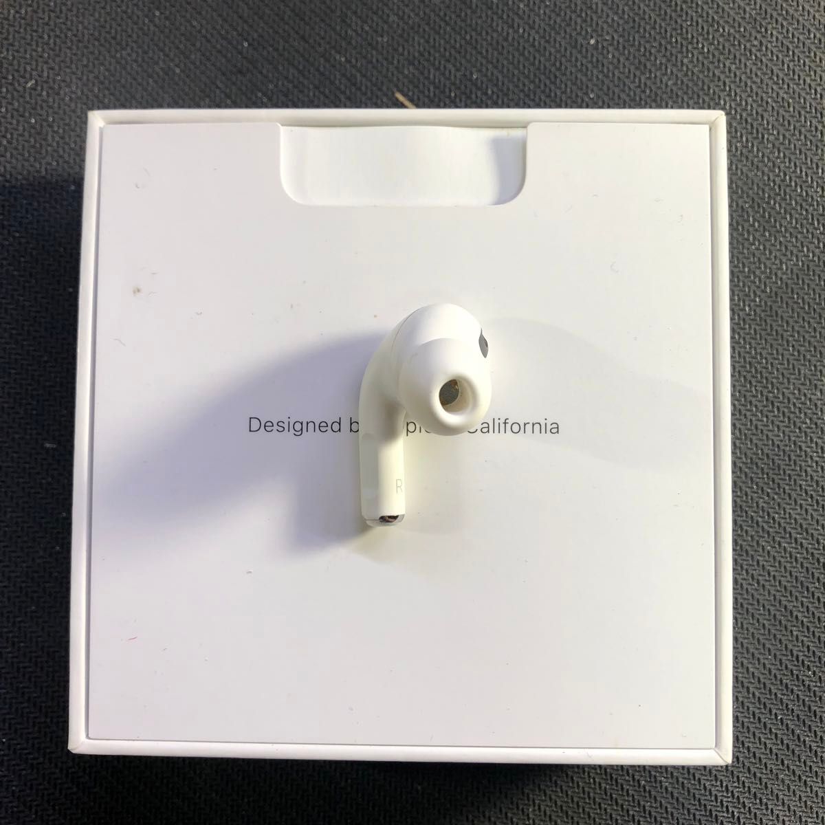 右耳 Apple AirPods Pro 第2世代 正規品 片耳119 右耳 Apple AirPods Pro 第2世代 正規品 片耳119 右耳 Apple AirPods