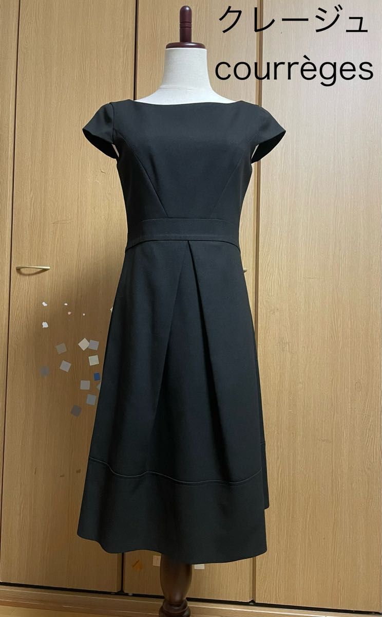 クレージュ courrges 黒 シンプルワンピース 38サイズ 日本製 クレージュ courrges 黒 シンプルワンピース 38サイズ 日本製