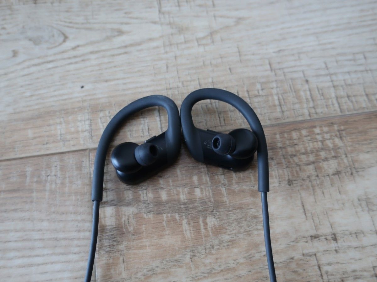 人気 格安 beats Powerbeats 高音質ワイヤレスイヤホン 黒 ビーツ パワービーツ Bluetoothイヤホン 人気 格安 beats Powerbeats 高音質ワイヤレスイヤホン 黒 ビーツ パワービーツ Bluetoothイヤホン