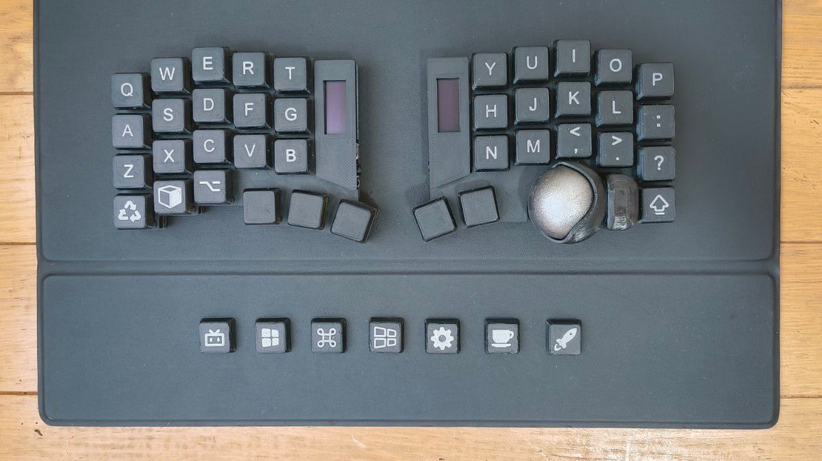 トラックボール付き 分割メカニカルキーボード Keyball39 黒 XDAプロファイル オールブラック テンティング可能 完成品 トラックボール付き 分割メカニカルキーボード Keyball39 黒 XDAプロファイル オールブラック テンティング可能 完成品