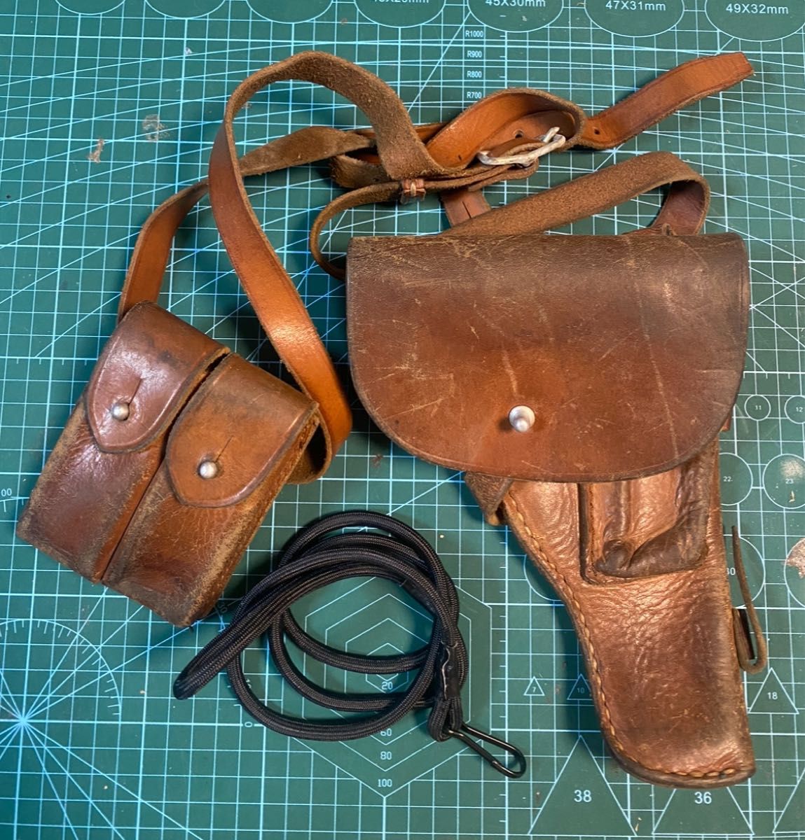 実物中古 トカレフ・54式拳銃用ホルスター ショルダーベルト W 実物中古 トカレフ・54式拳銃用ホルスター ショルダーベルト W