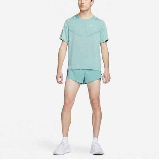 新品 XL Nike エアロスイフト 2インチショートパンツ cj7838-309 新品 XL Nike エアロスイフト 2インチショートパンツ cj7838-309