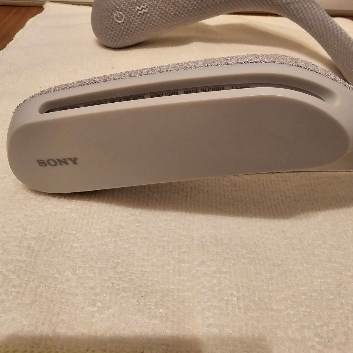 ソニー SONY ウェアラブルネックスピーカー SRS-WS1|Yahoo ソニー SONY ウェアラブルネックスピーカー SRS-WS1|Yahoo