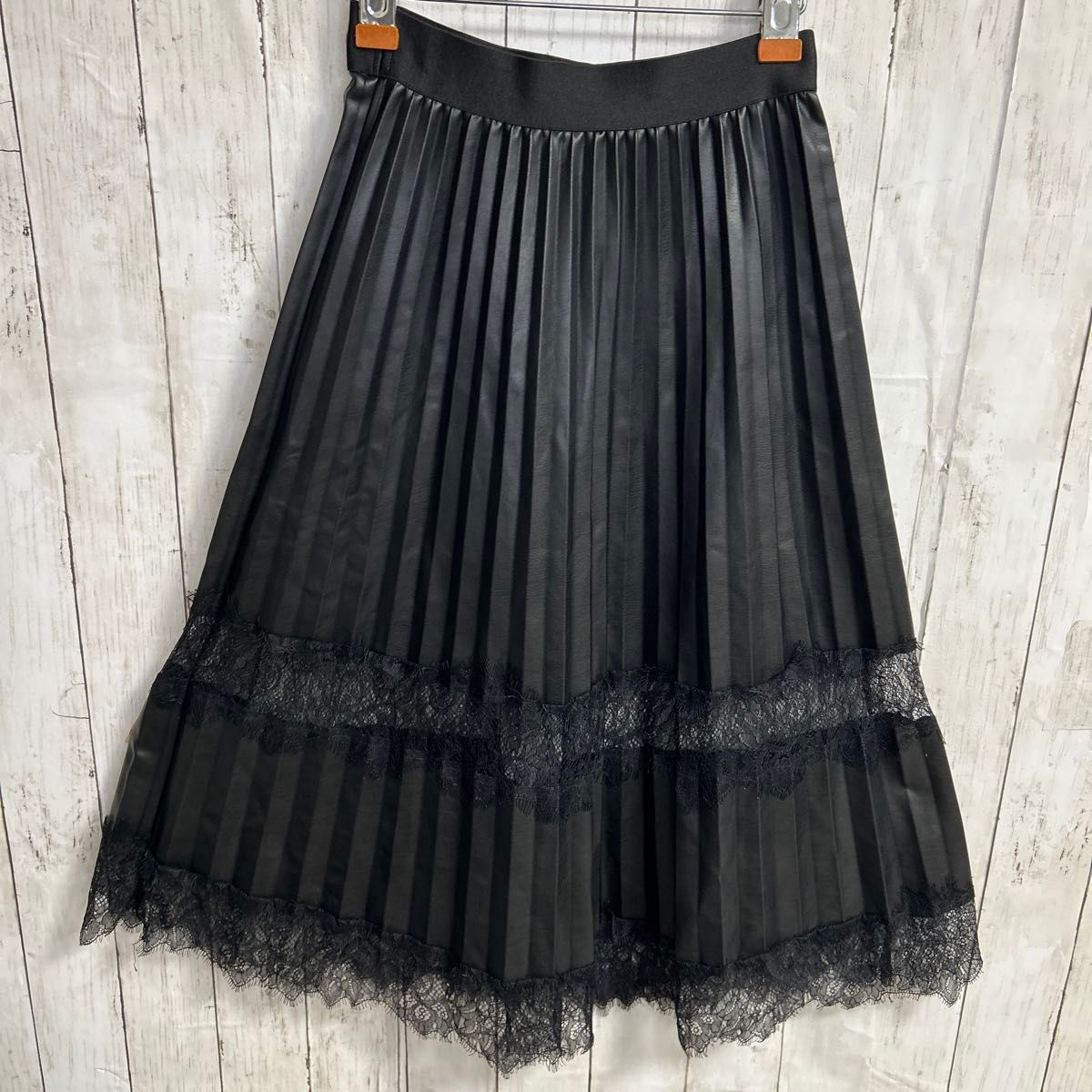 ZARA レザー ロングスカート レース ブラック XS プリーツ Black ZARA レザー ロングスカート レース ブラック XS プリーツ Black