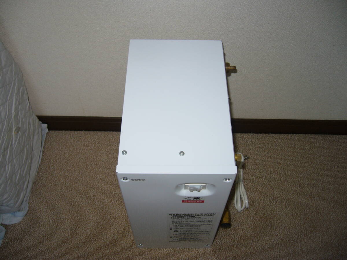 USED】TOTO 電気温水器 REAH06A11R (100V) 湯ぽっと 6L 2020年製 USED】TOTO 電気温水器 REAH06A11R (100V) 湯ぽっと 6L 2020年製