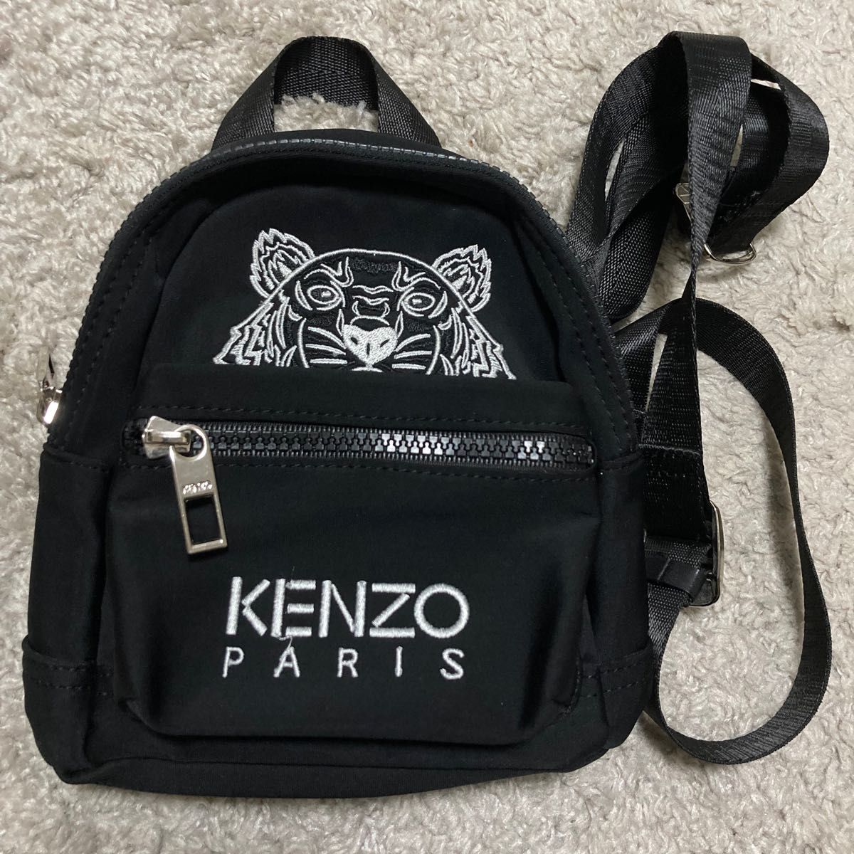 KENZO(ケンゾー)のミニリュック 黒 ブラック タイガー刺繍 KENZO(ケンゾー)のミニリュック 黒 ブラック タイガー刺繍