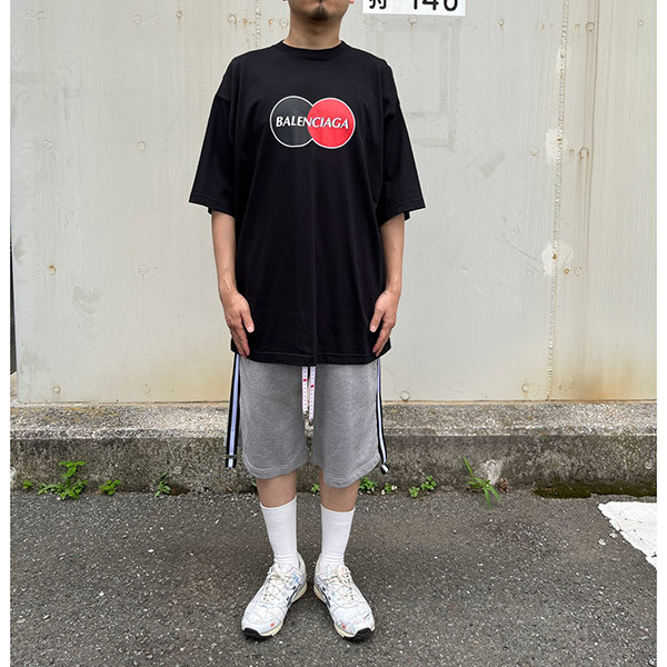 新品】BALENCIAGA マスターカードロゴ オーバーサイズ Tシャツ 新品】BALENCIAGA マスターカードロゴ オーバーサイズ Tシャツ