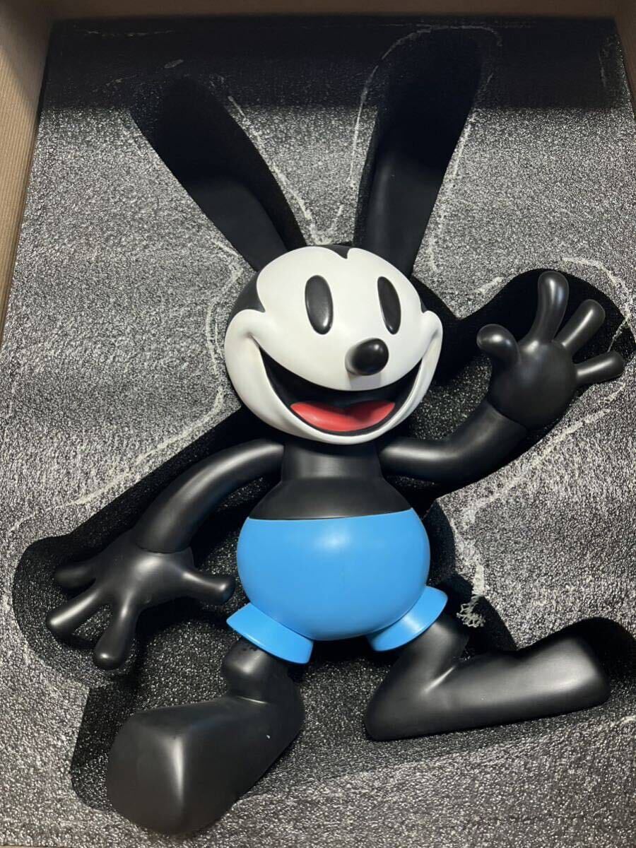 100個限定品 ディズニー オズワルド ビッグソフビフィギュア フロッキーver 100個限定品 ディズニー オズワルド ビッグソフビフィギュア